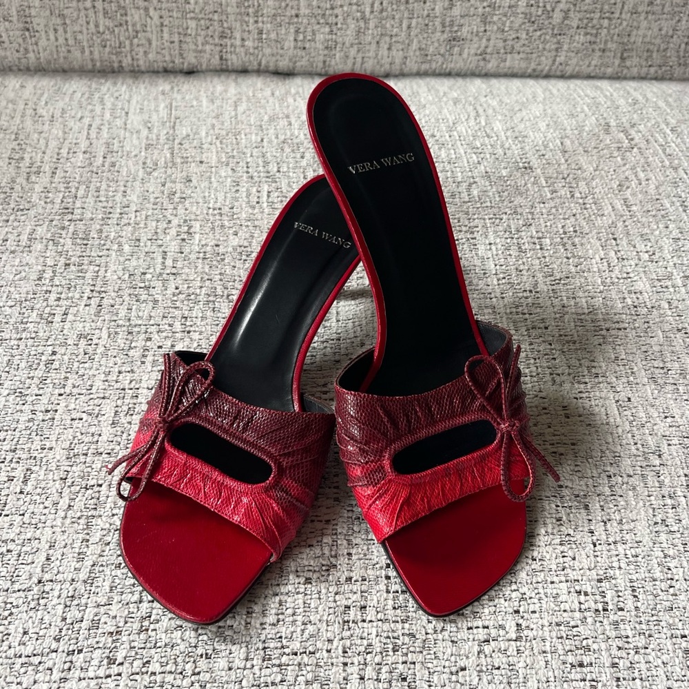 Vera Wang kitten heel